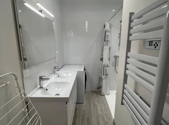 בית נופש Le Rocher *