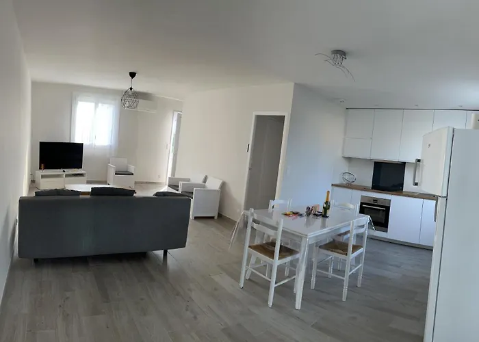 בית נופש Le Rocher